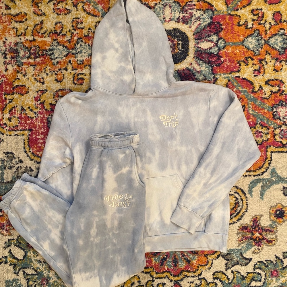 Free & Easy don’t trip sweatshirt and pants
